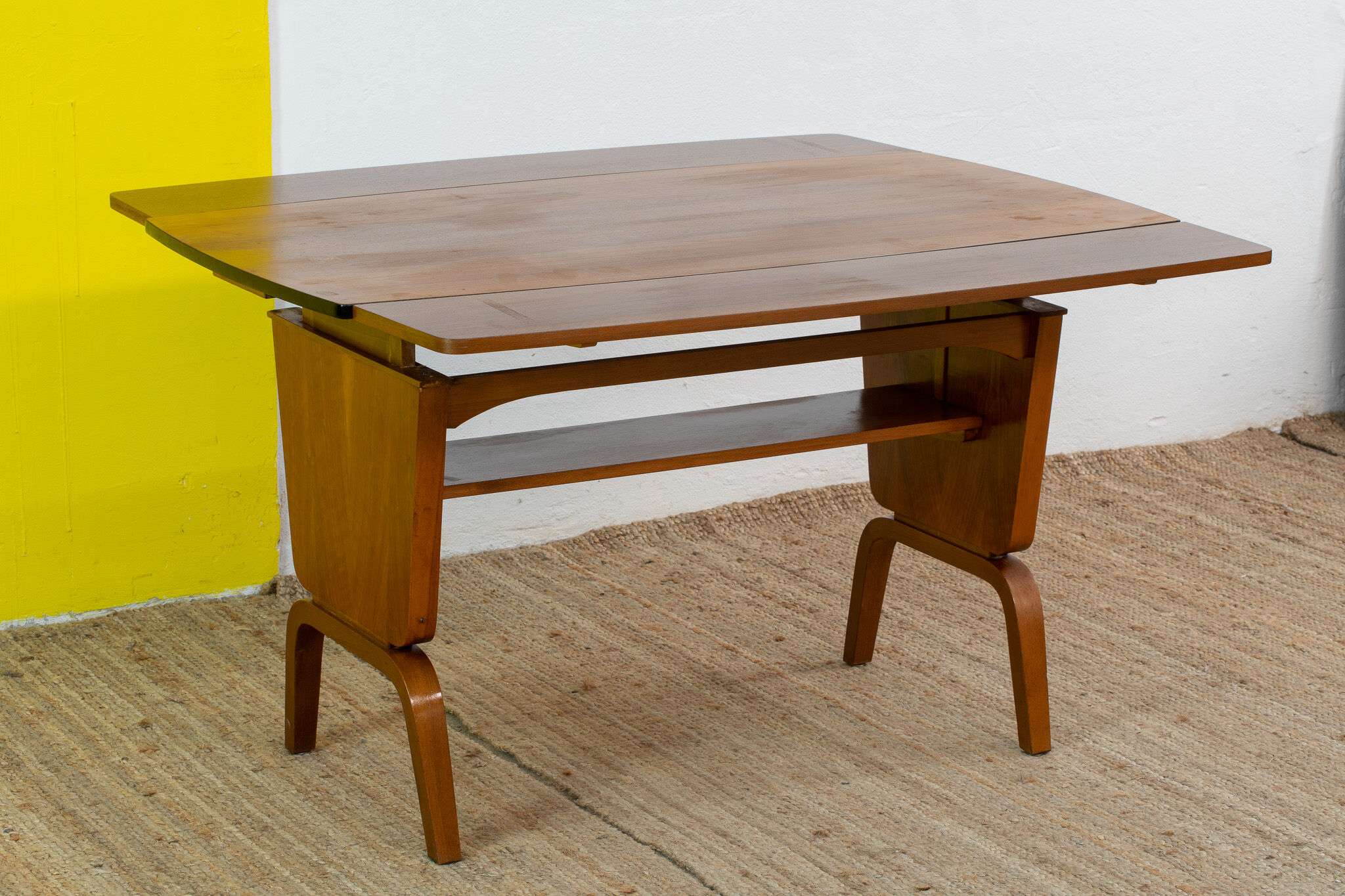 Scandinavian table 119 cm
