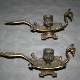 2 anciens bougeoirs en laiton
