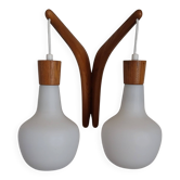 applique double teck et opalines suspendues scandinave