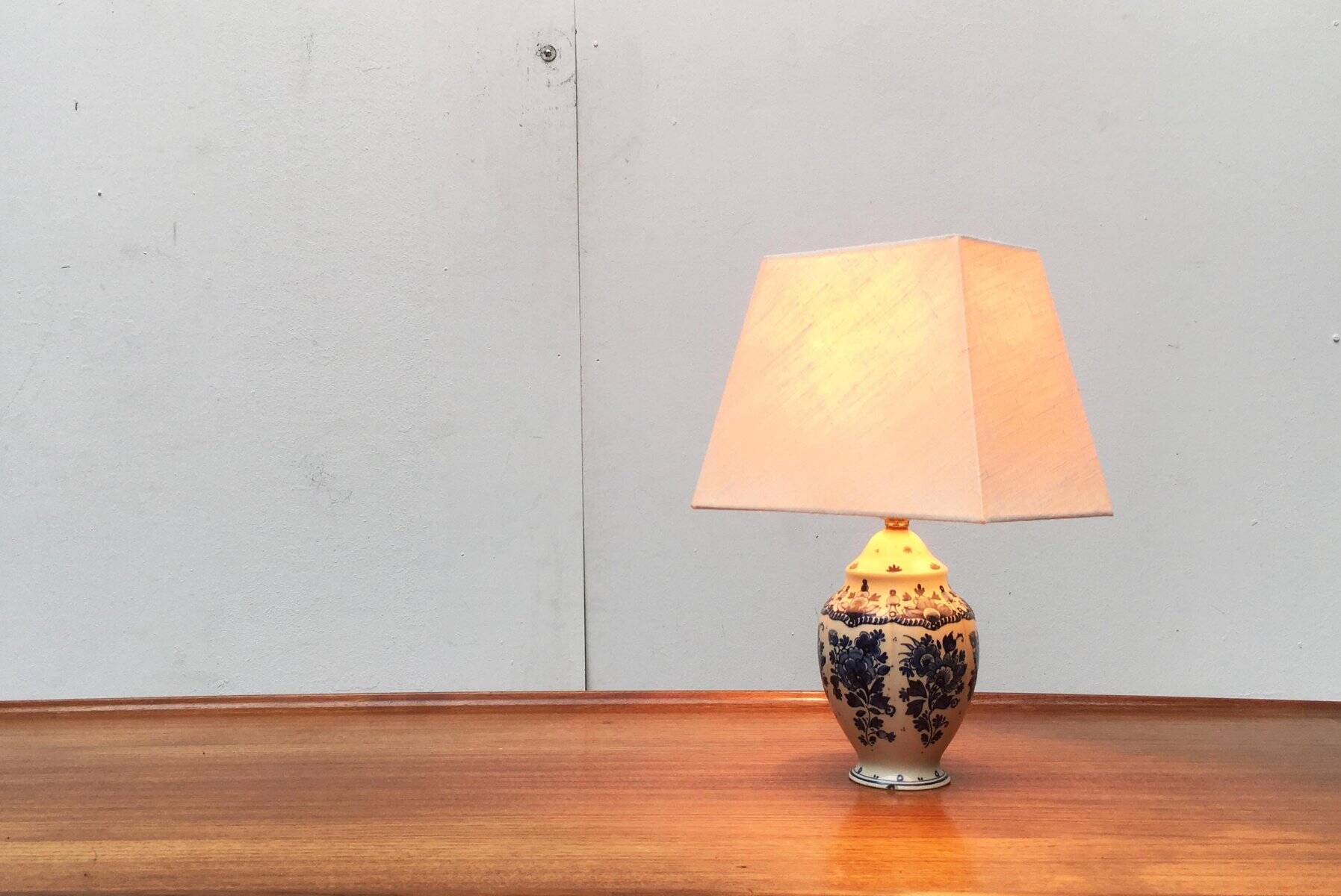 Vintage Dutch Delft blue table lamp by Zenith, Gouda