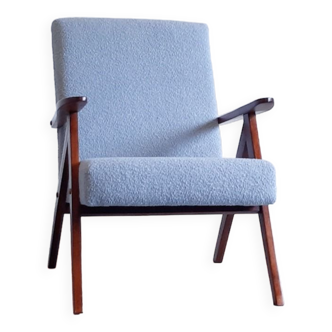 Mid century easy chair model b 310 var in light blue boucle