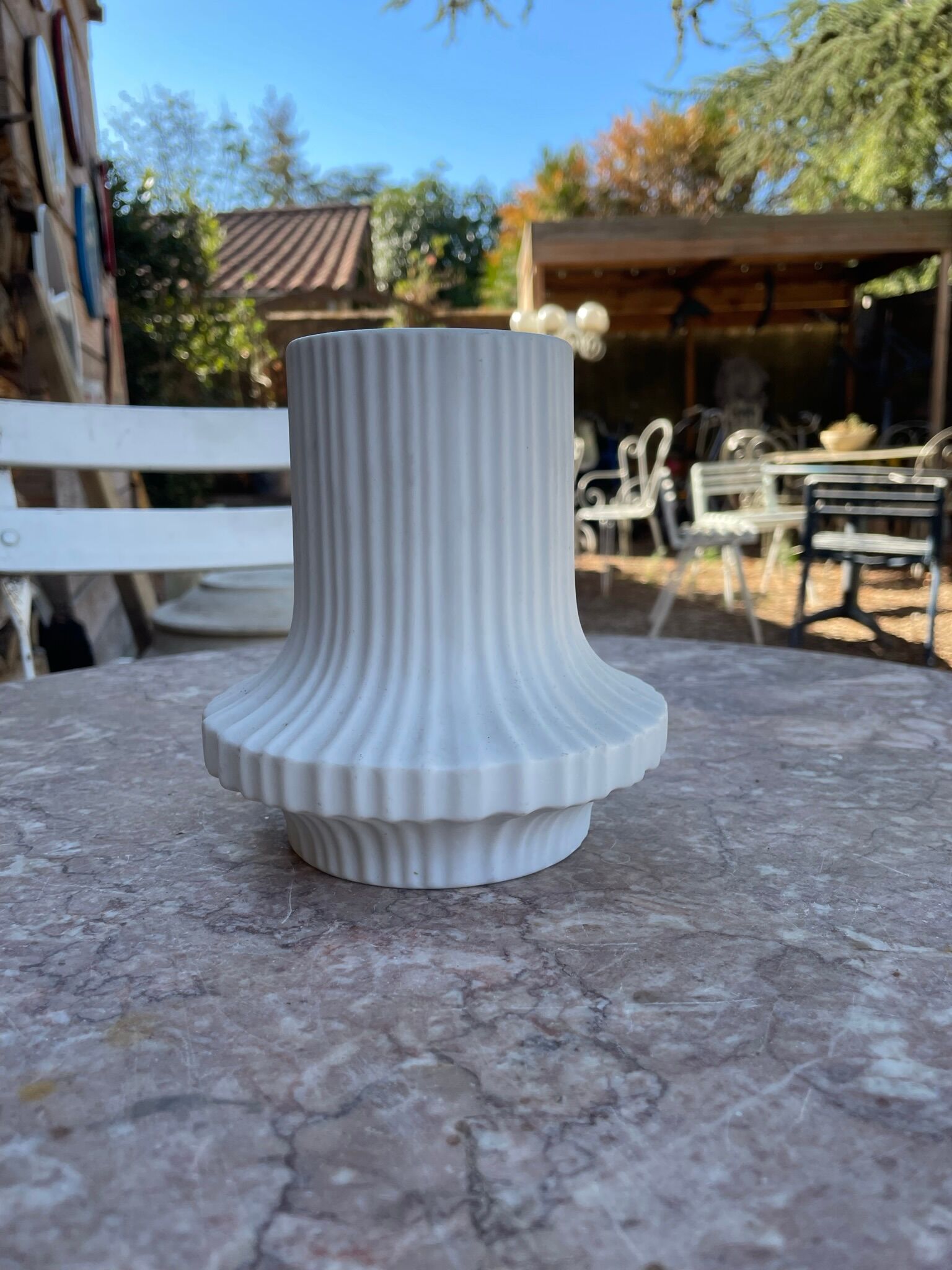 Vintage white vase in Heinrich porcelain