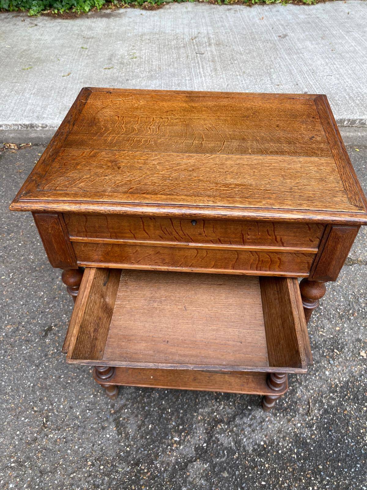 20th-century solid oak dressing table.