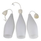 Ensemble de trois suspensions en verre opalin blanc Holmegaard