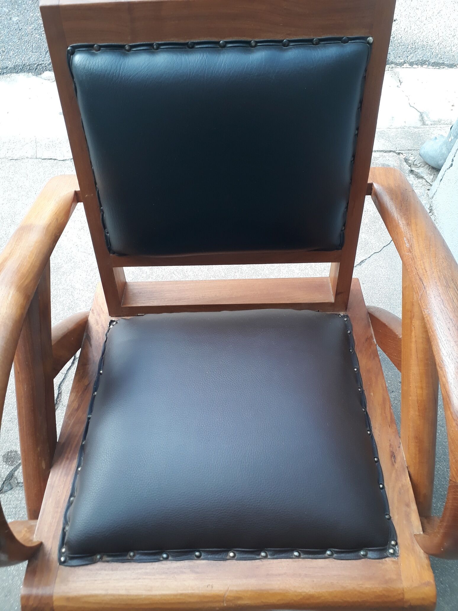 Colonial-style armchair