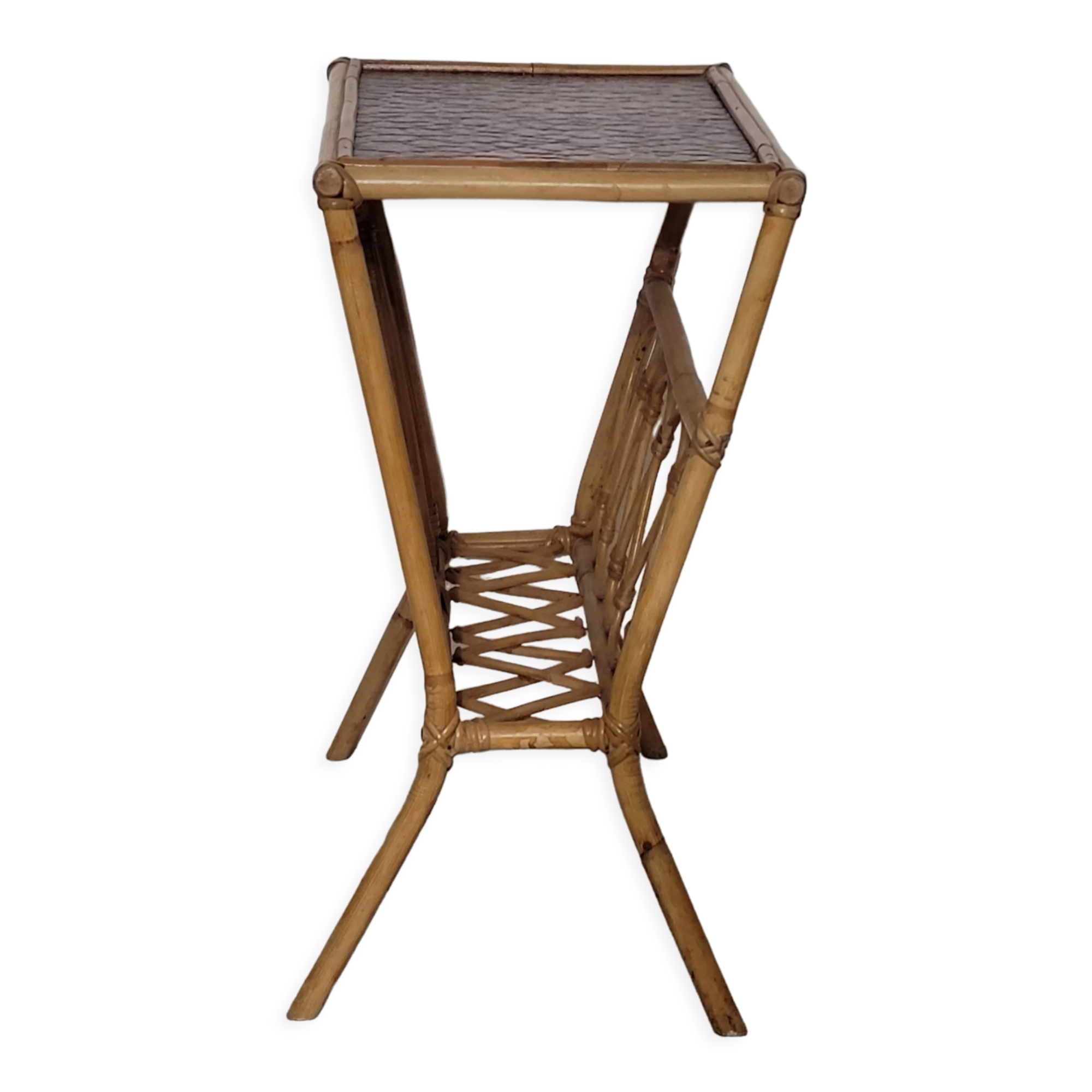 Rattan glass magazine holder