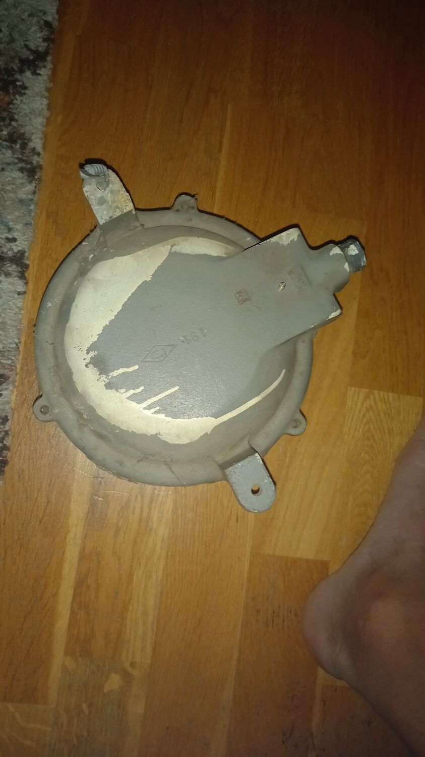 Industrial wall light