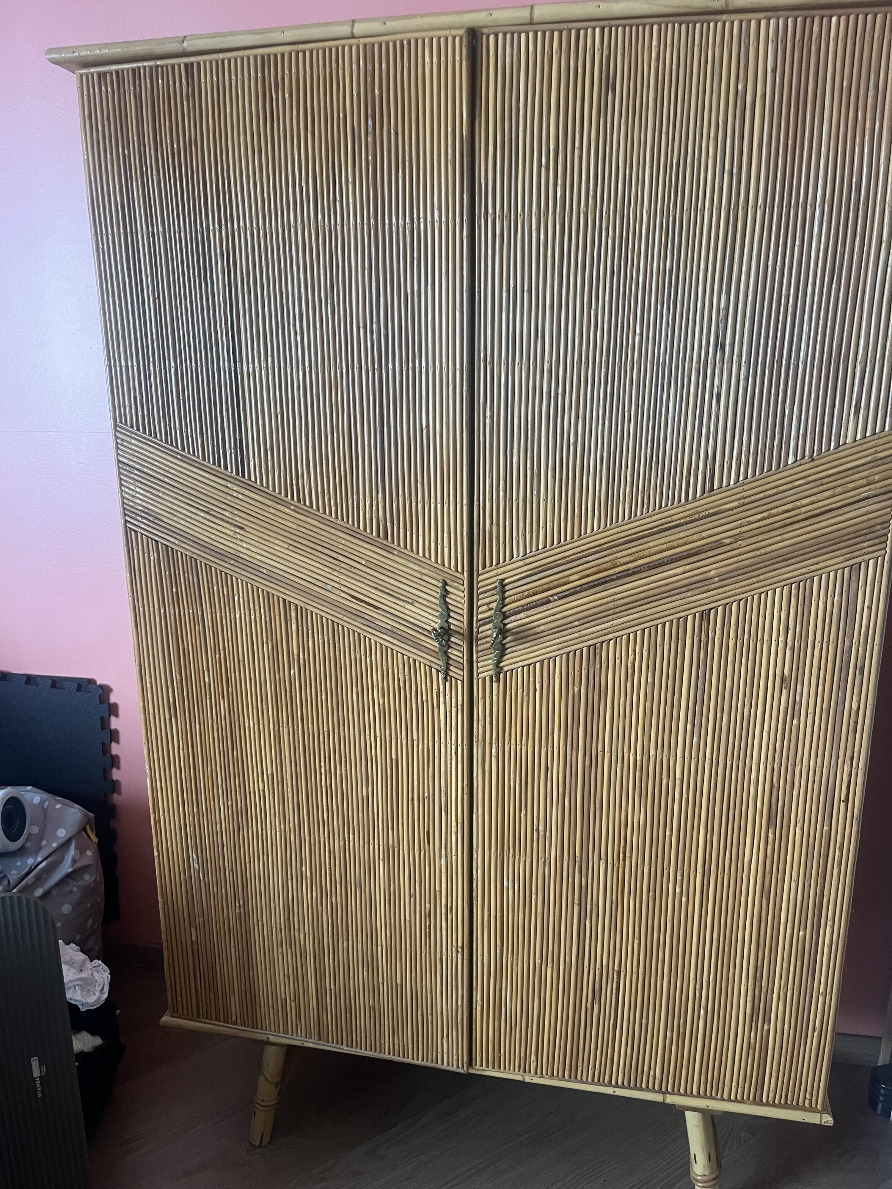 Armoire en bambou