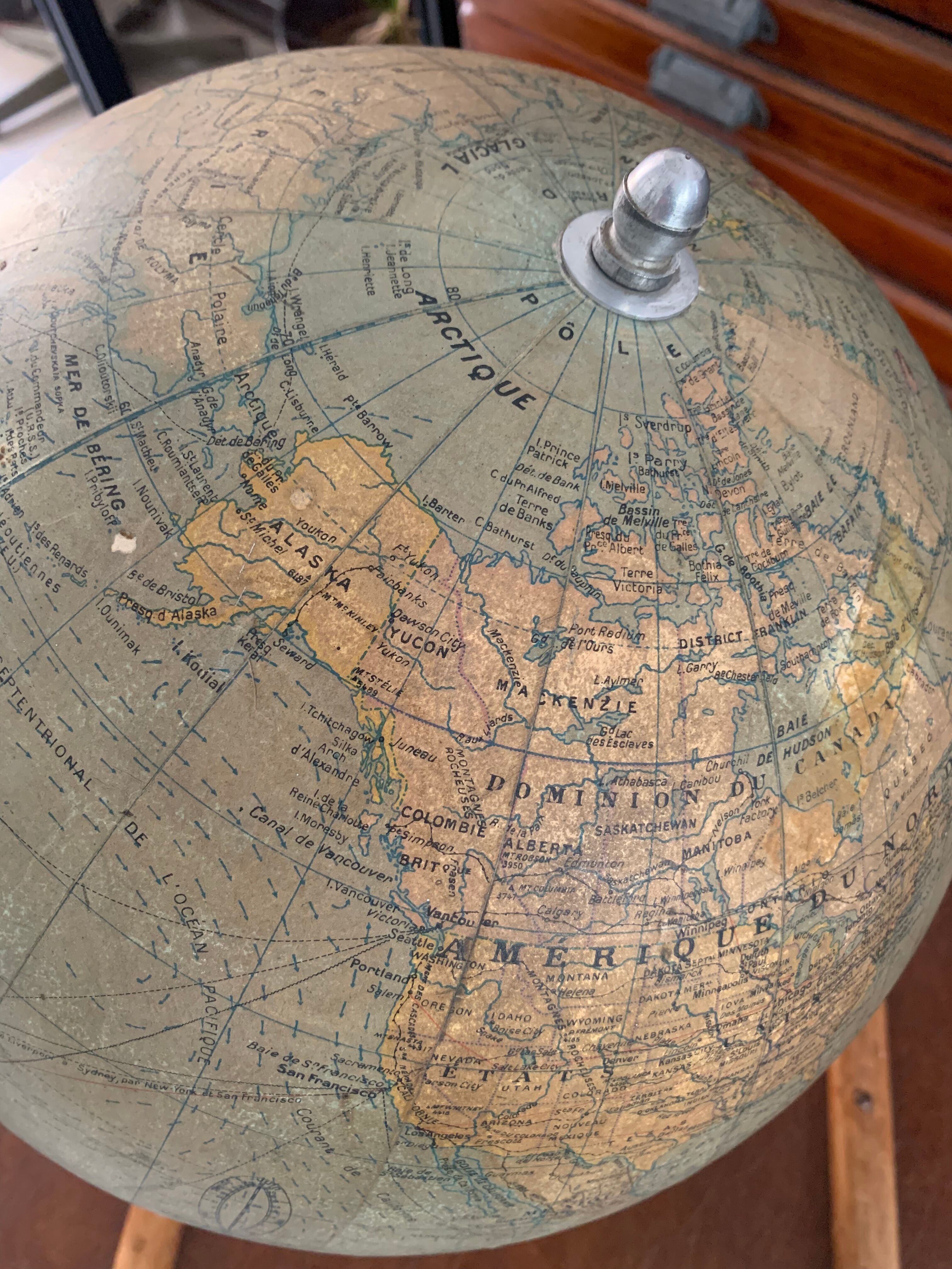 Former world globe Girard Barrère and Thomas vintage
