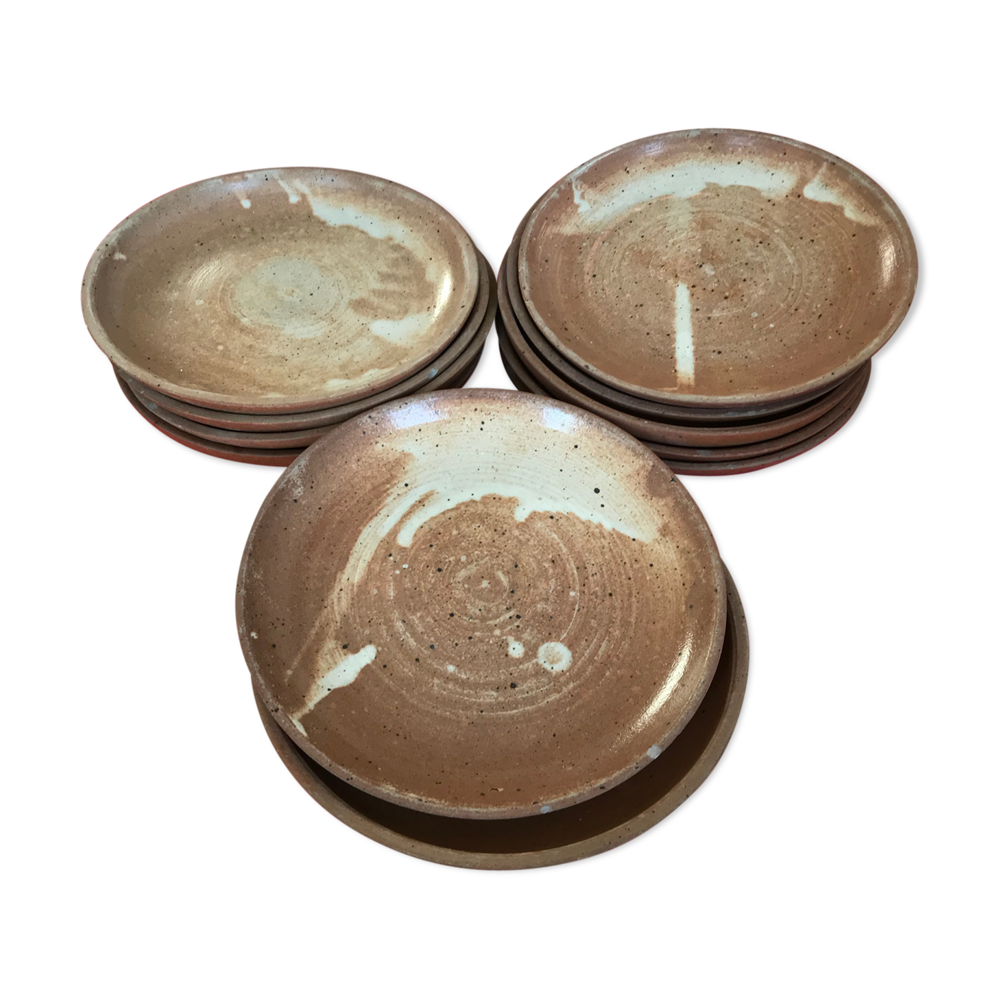 Lot plates dessert in sandstone