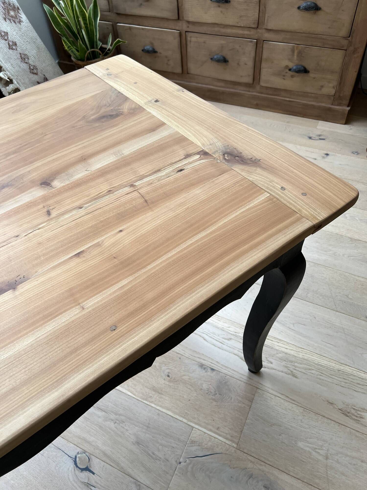 Antique Louis XV table from the 19th century – seats 8-10 people.