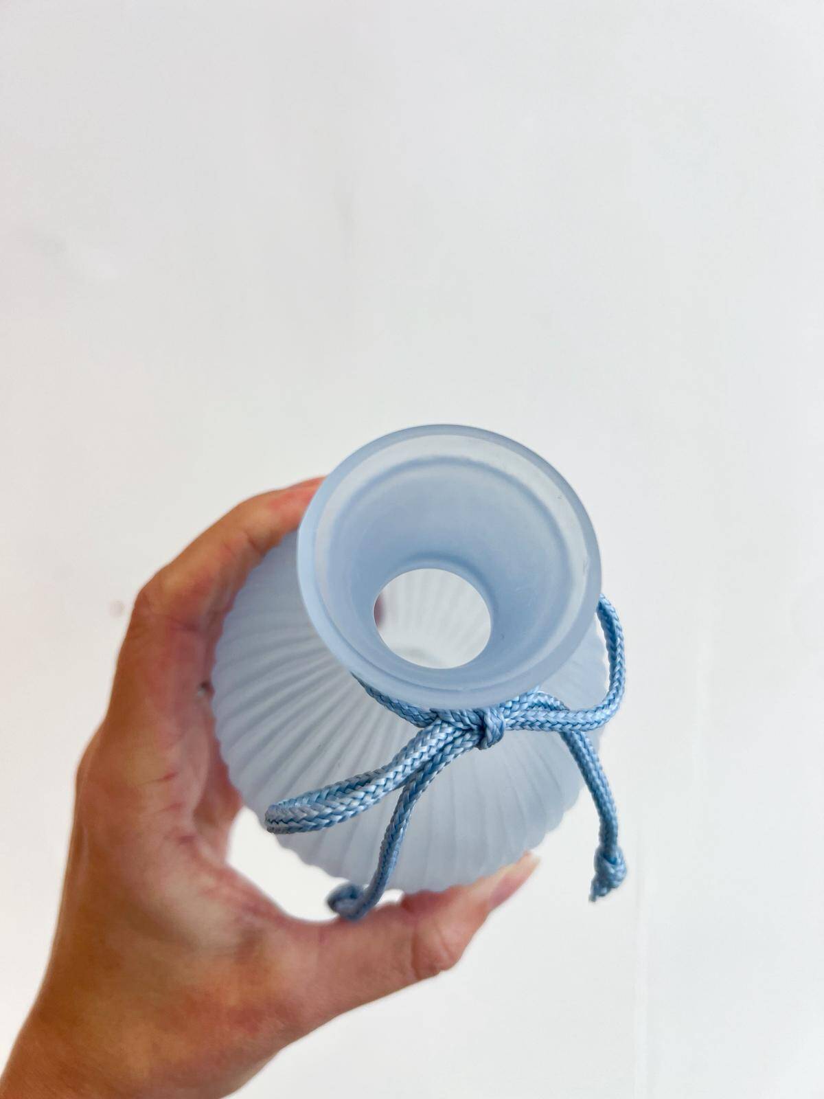 Blue glass soliflore