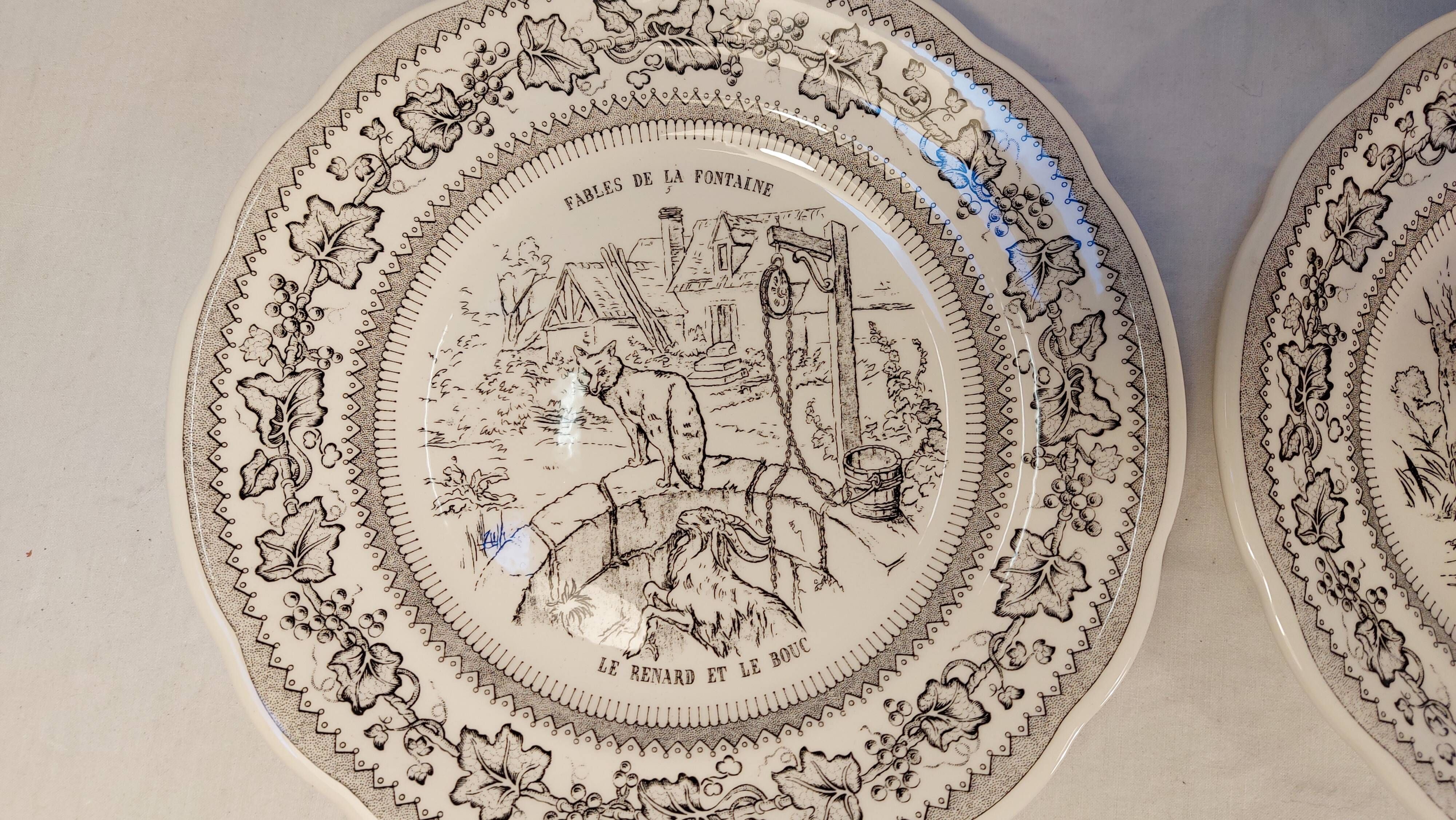 Series of 6 earthenware dessert plates by GIEN models Fables by Lafontaine