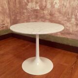 Carrara marble pedestal table
