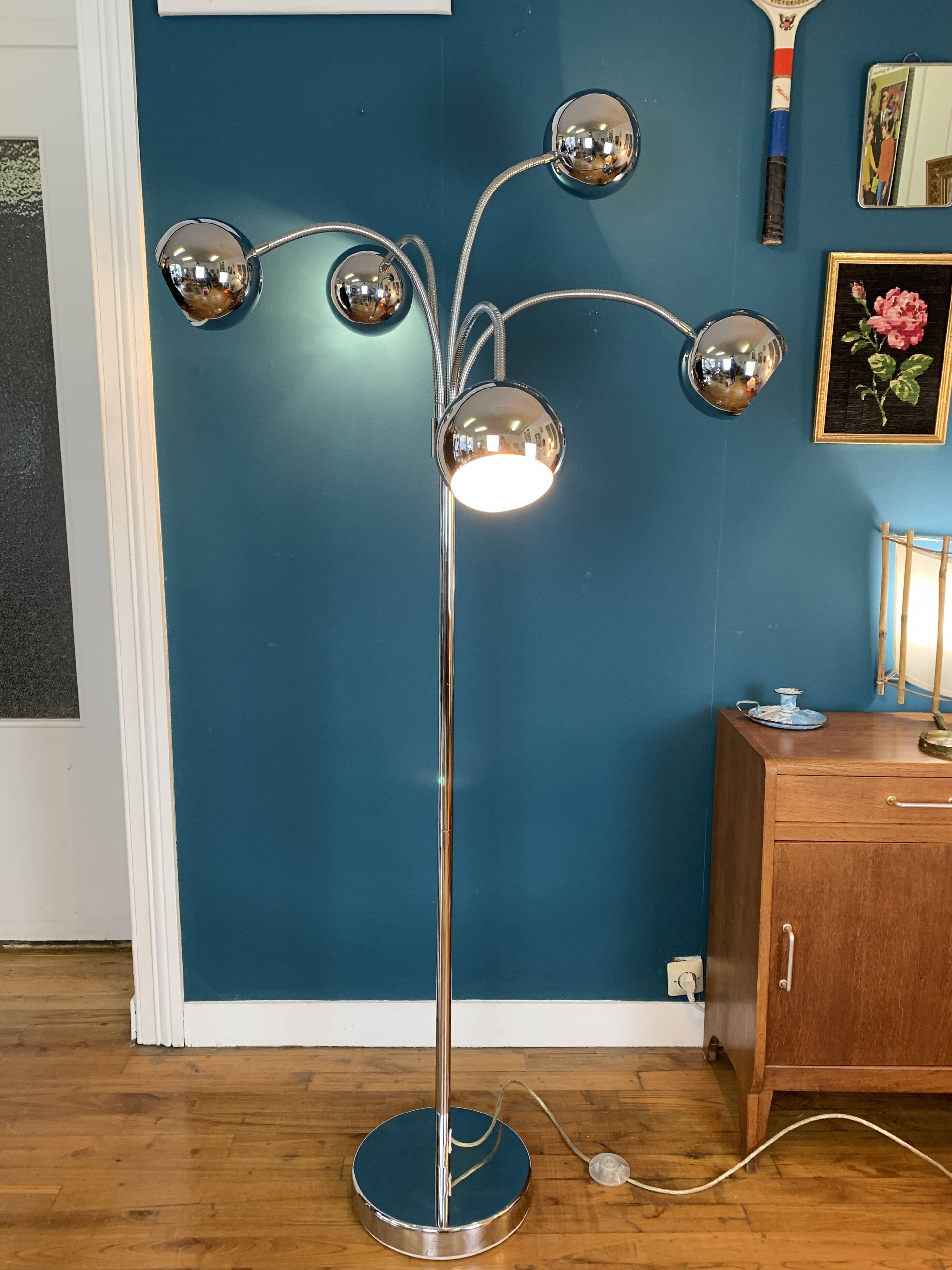 Eyeball floor lamp with 5 articulated lights