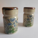 Set salière et poivrier en grès décor floral vintage
