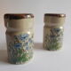 Set salière et poivrier en grès décor floral vintage