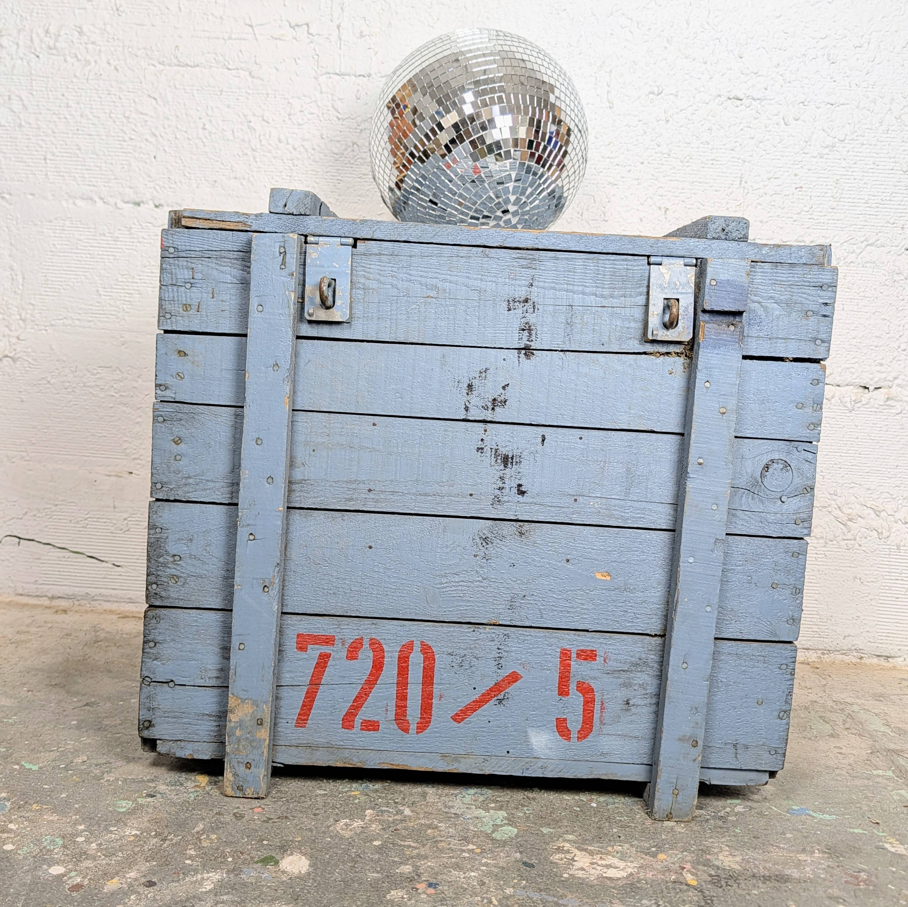 Caisse militaire en bois