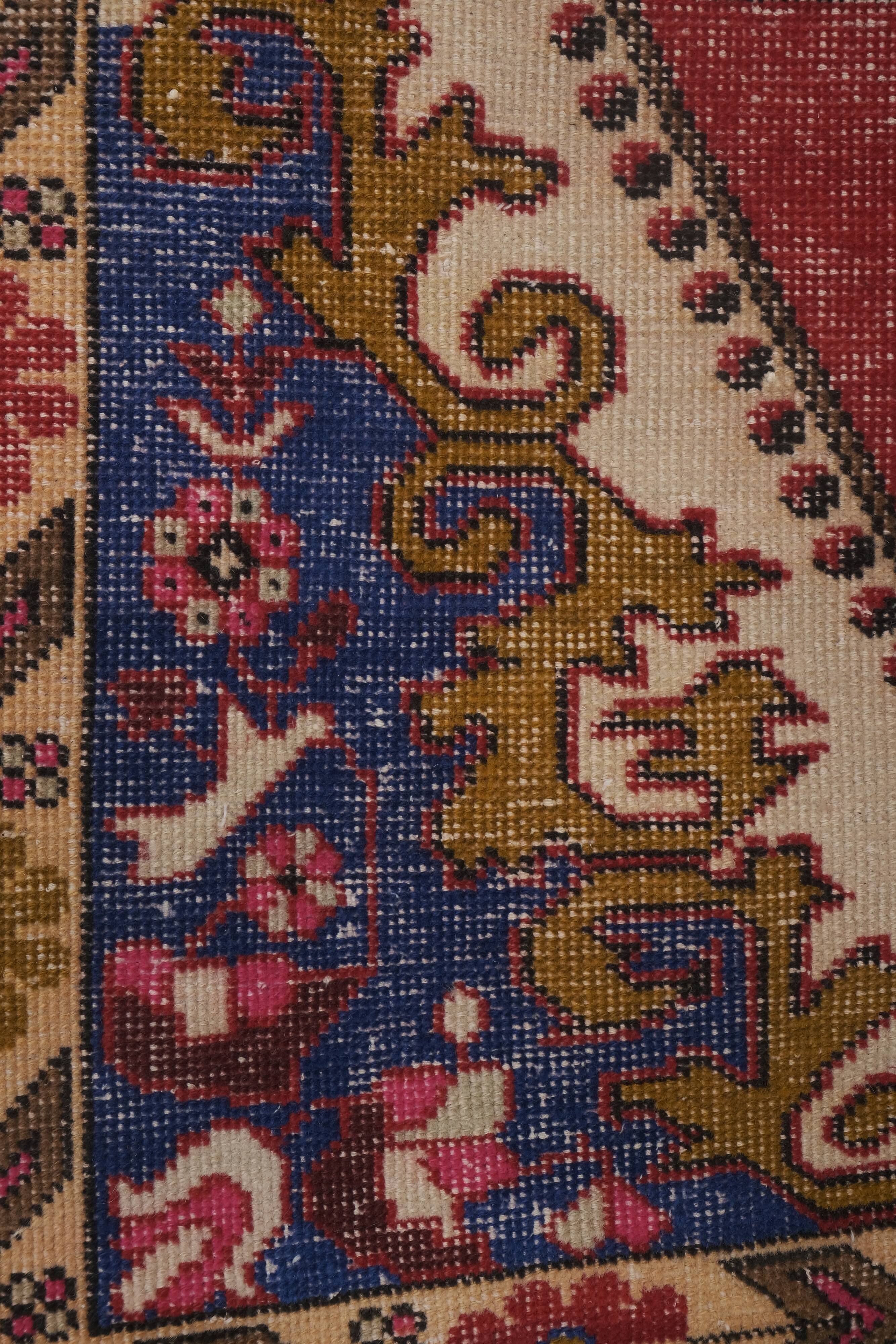 Vintage Turkish rug from Oushak, hand-woven 143 x 216 cm