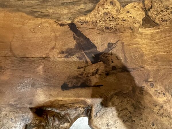 Table Brutaliste, superbe flash en plateau.