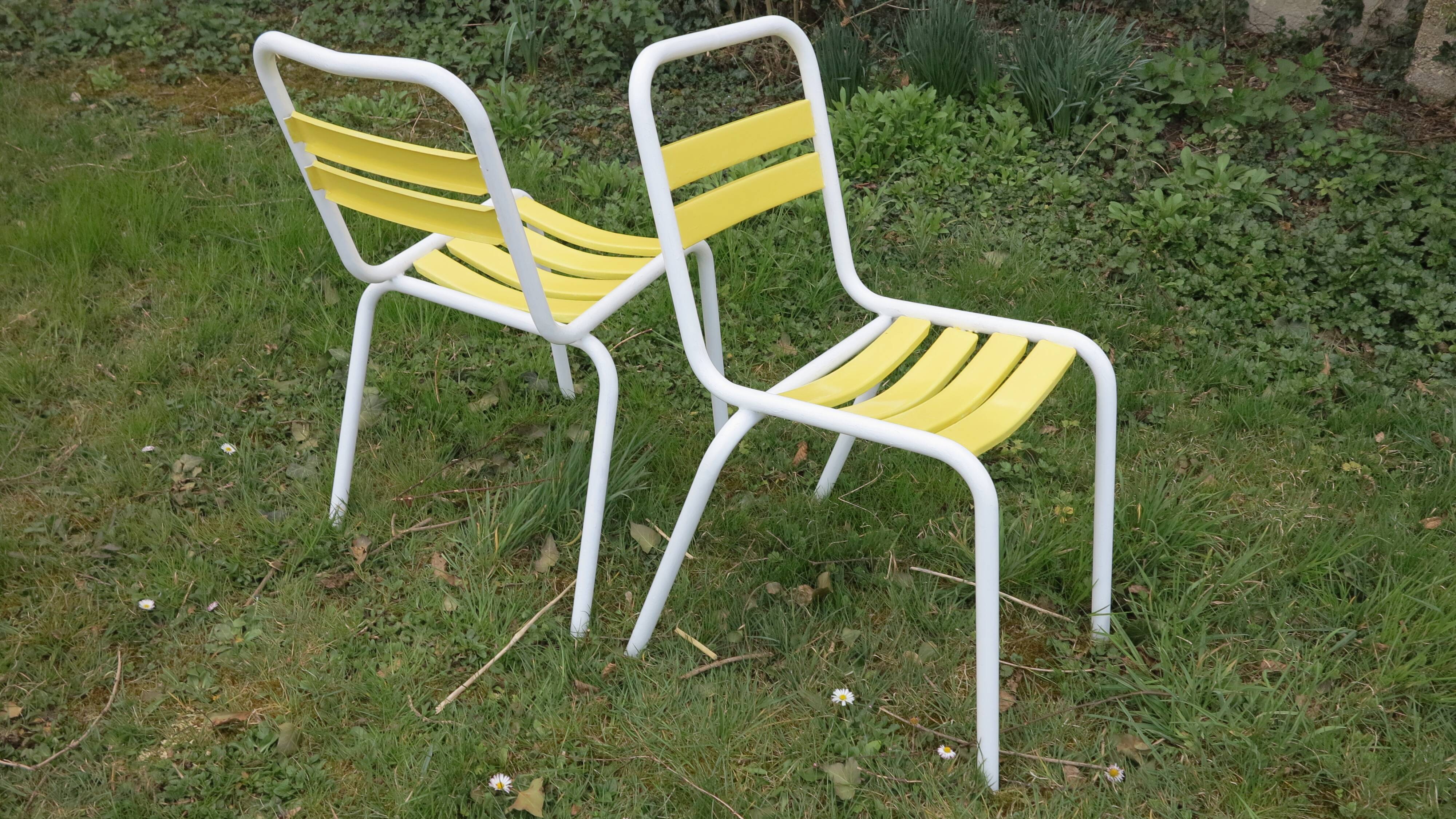 set of table and 4 chairs for garden or terrace in painted metal