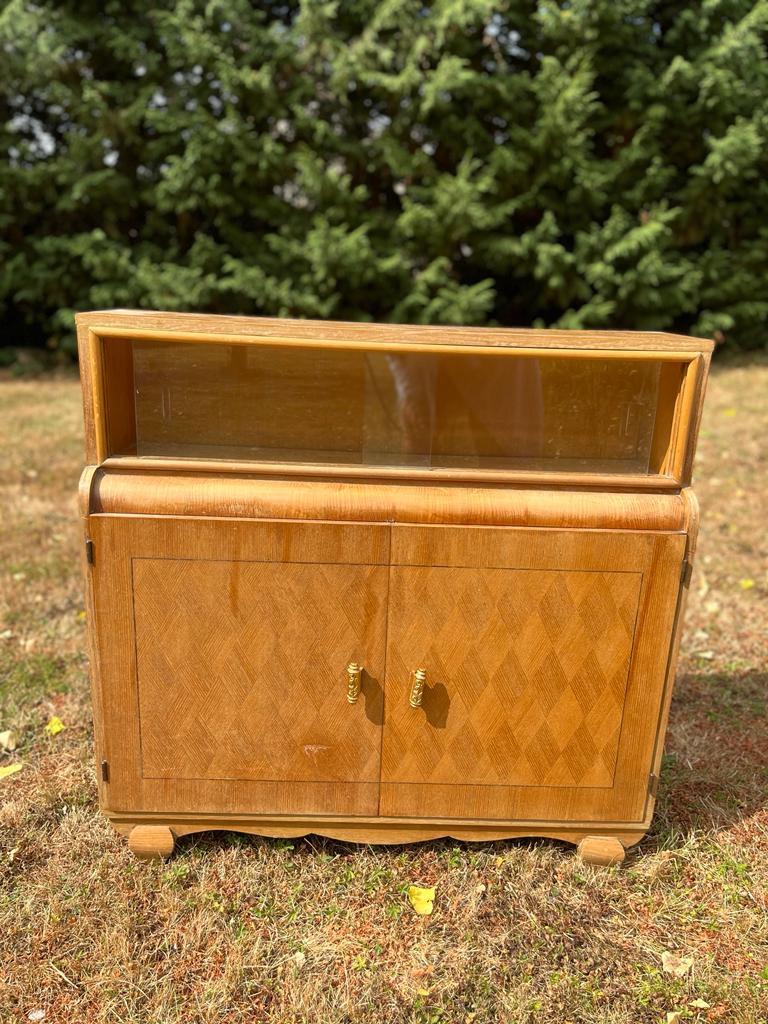 Small narrow buffet 40s/50s