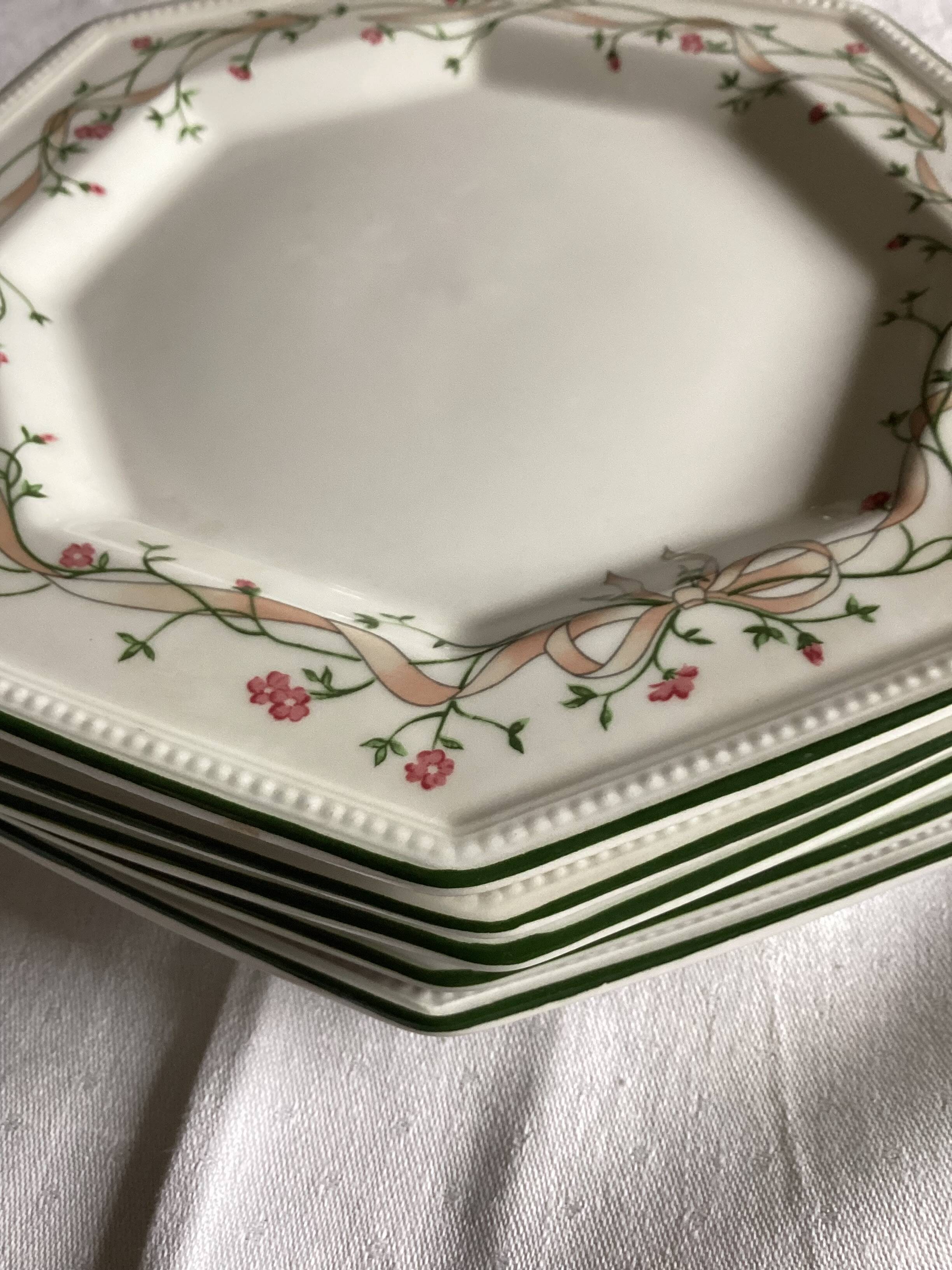 Set of 5 dessert plates by Johnson Brothers, dimensions: diameter - 19.5 cm -