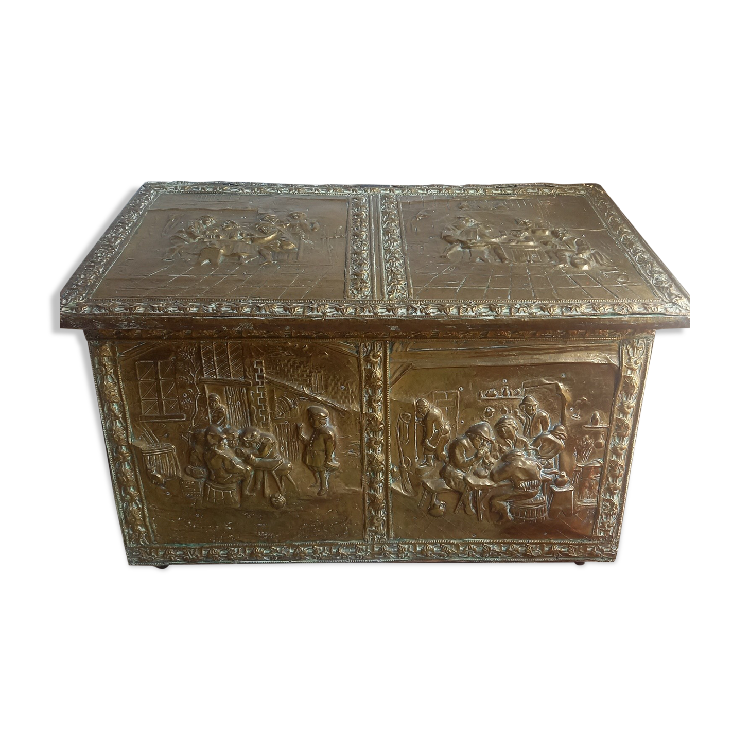 Wood chest