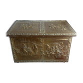 Wood chest