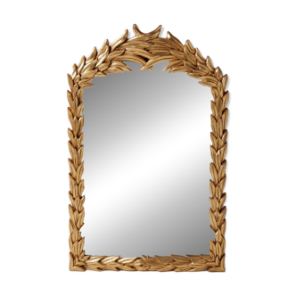 Miroir en bois sculpté doré