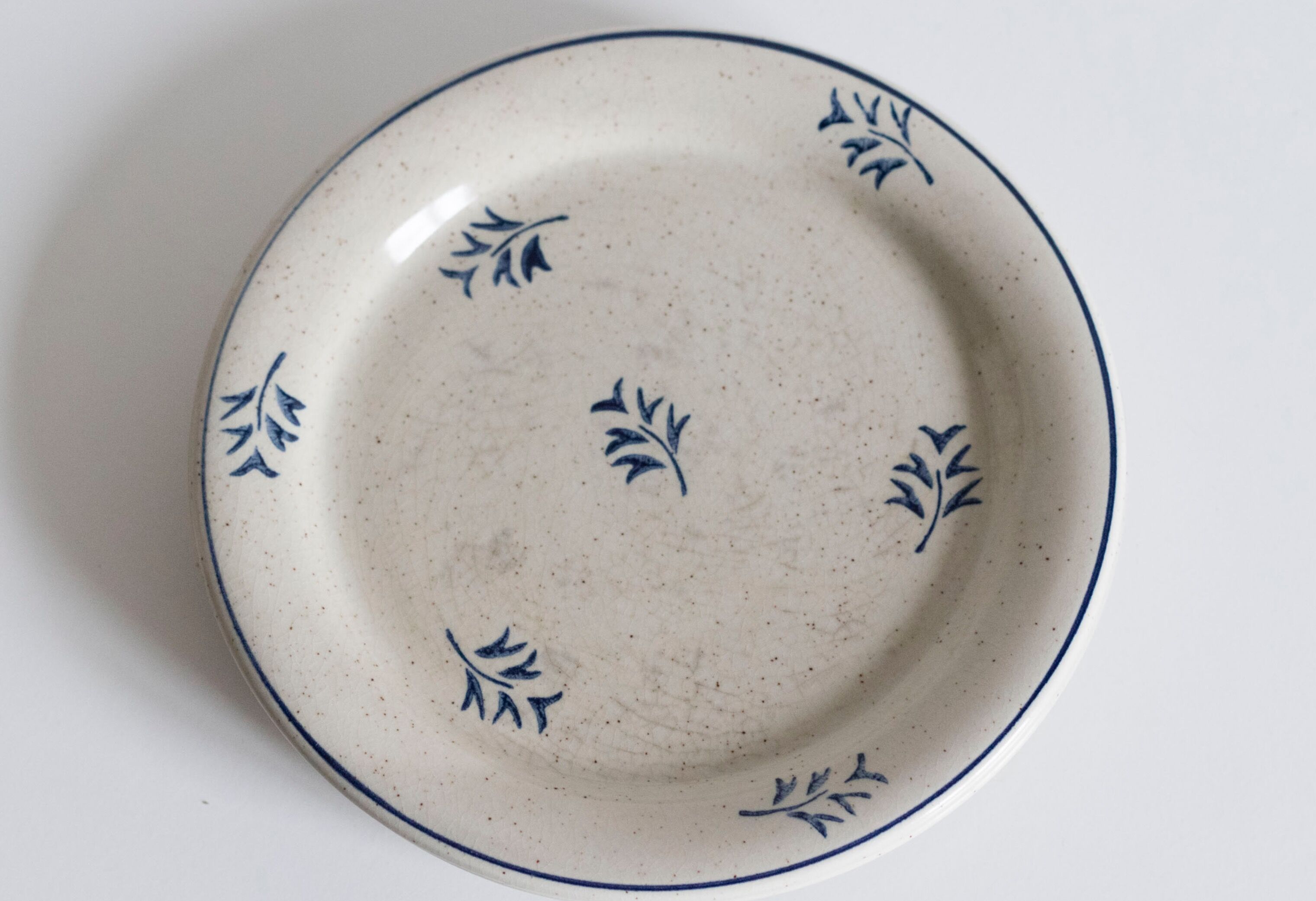 4 plates with earthenware desserts from St Amand