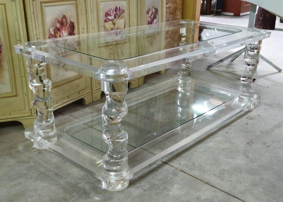 Table basse design Maison Roméo en lucite et verre – années 70