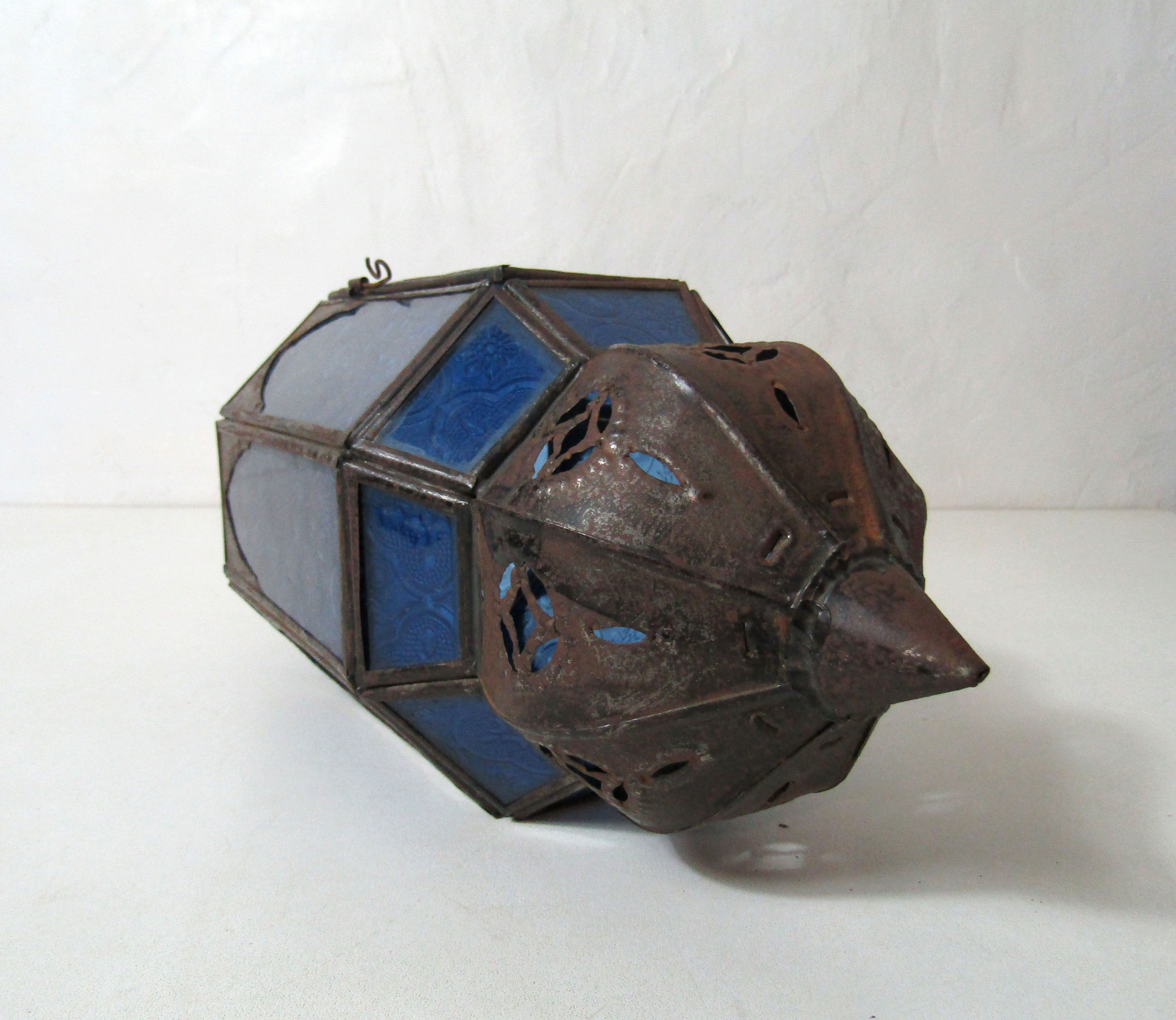 Electrifiable oriental lantern vintage chiseled blue glass 44cm