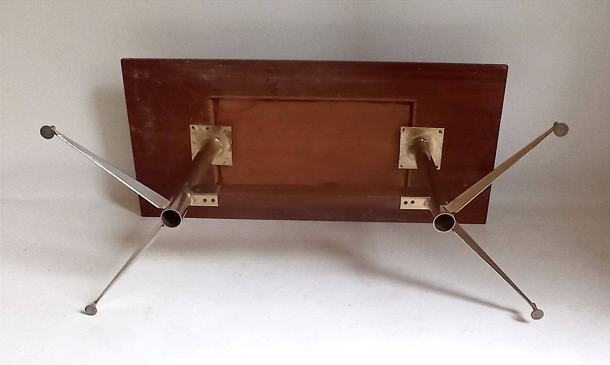 Vintage coffee table from the 1950s in mahogany and metal, with a tabletop width of 110 cm.