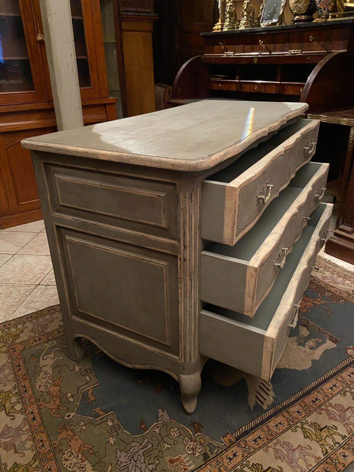 Chest of drawers 3 drawers in patinated wood gray Louis XV style