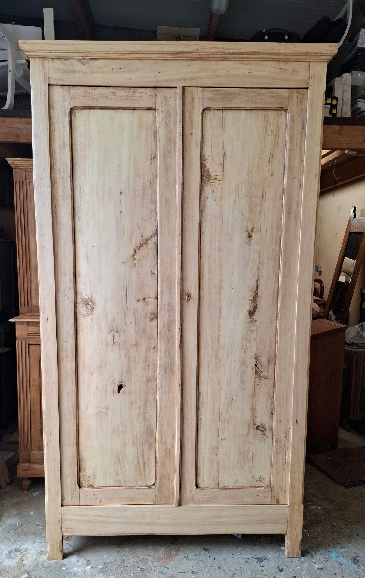 Armoire parisienne