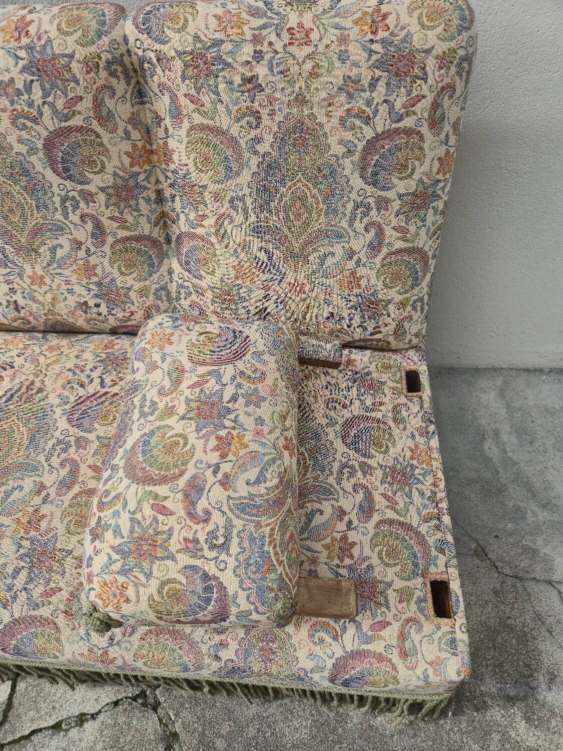 Louis Philippe style floral decor sofa bench from the nap period