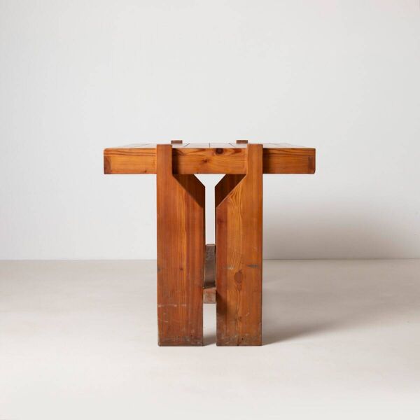 Table à manger brutaliste unique de l'ancienne Tchécoslovaquie, en bois de pin des années 1970.