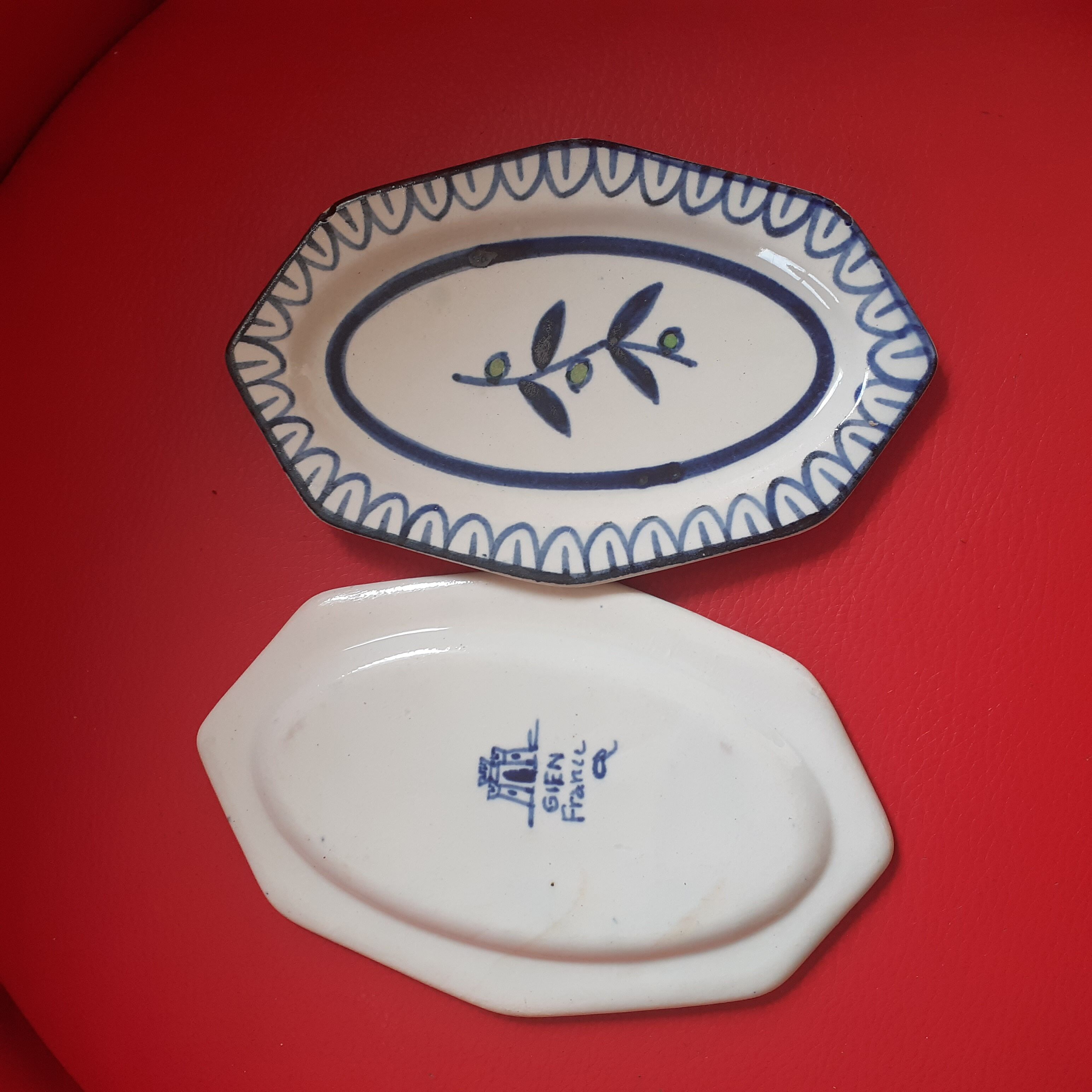 2 Gien hexagonal dishes