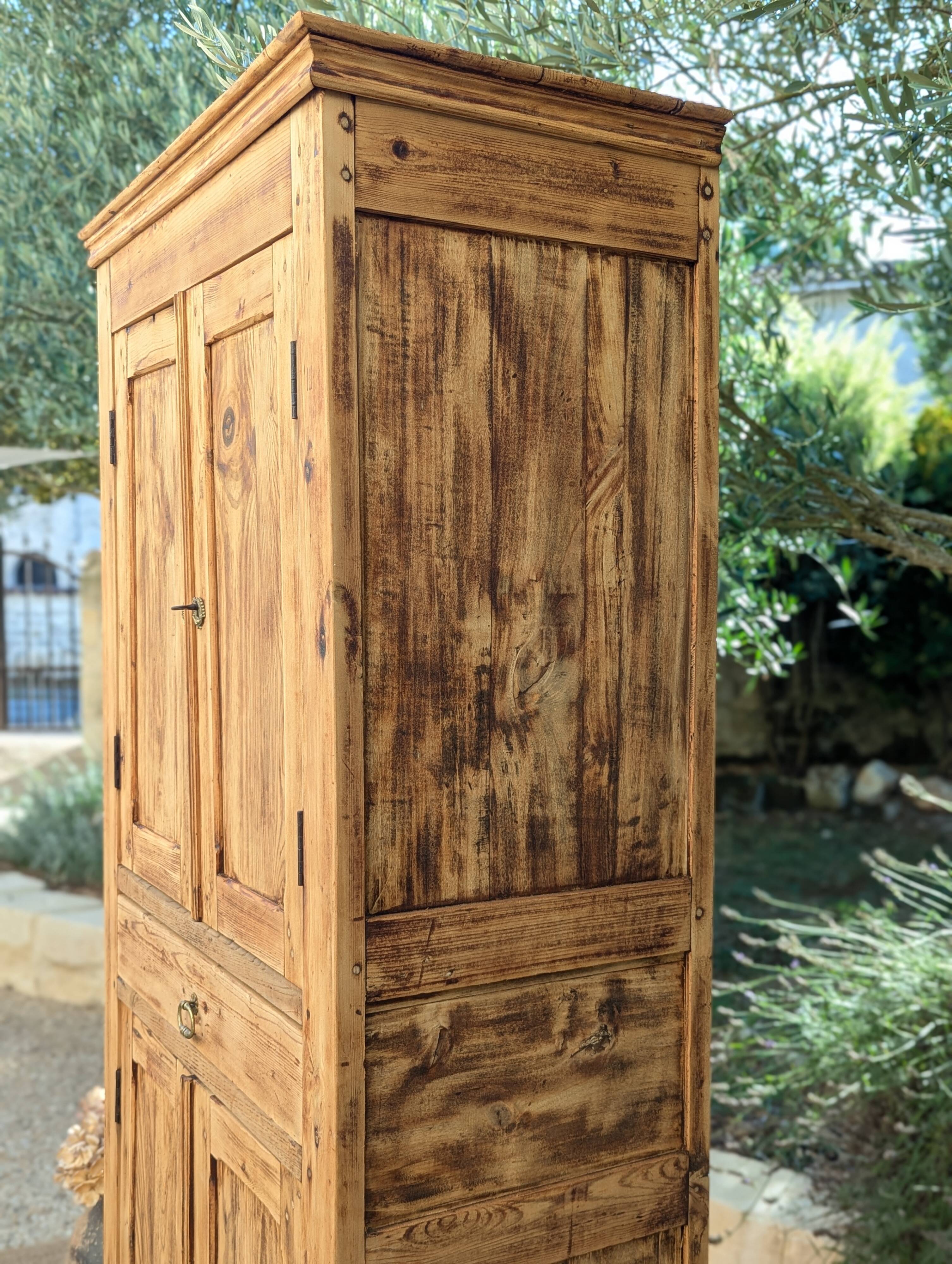 Standing man's wardrobe