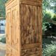 Armoire homme debout