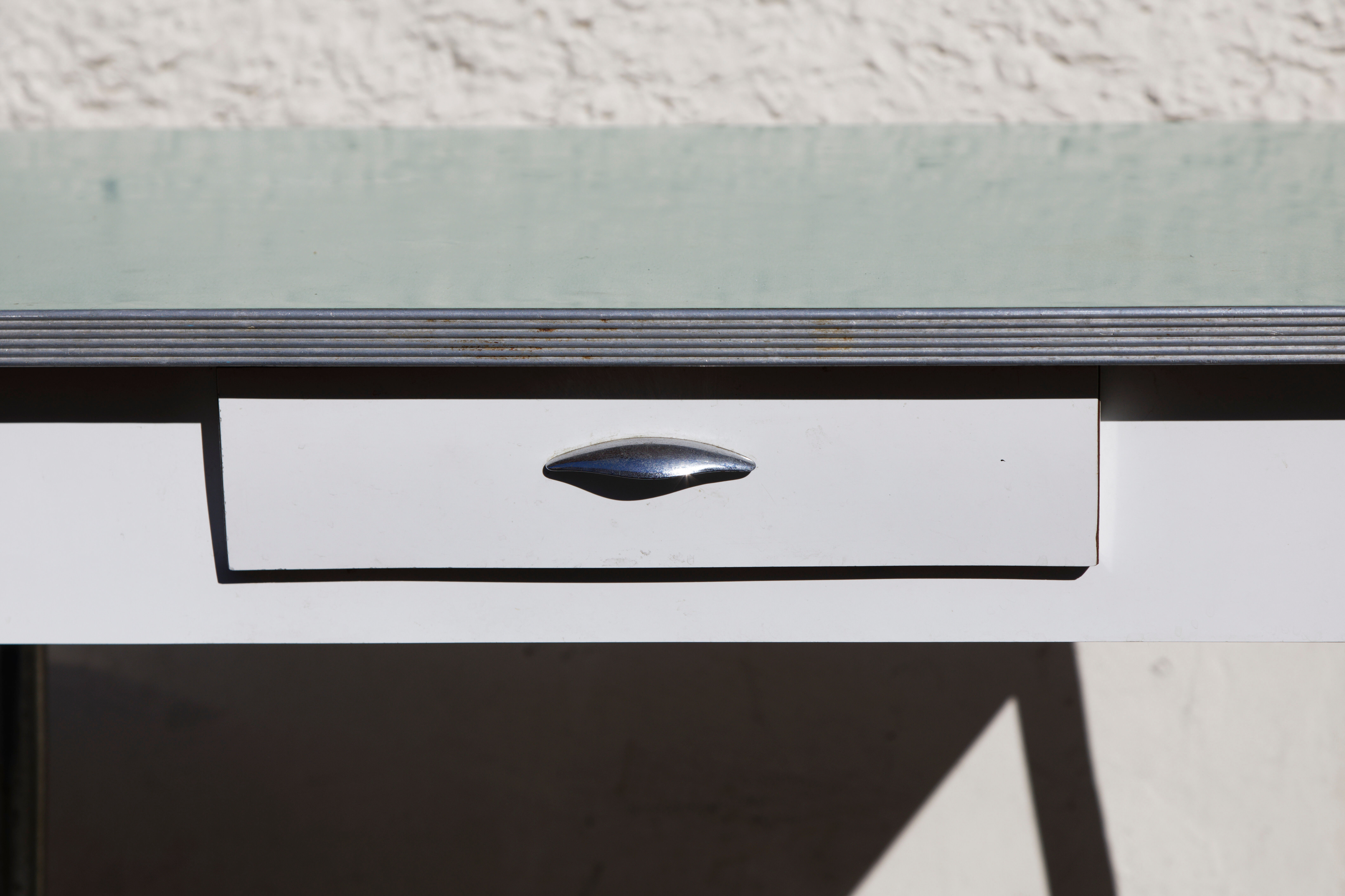 Formica water green table and chairs set