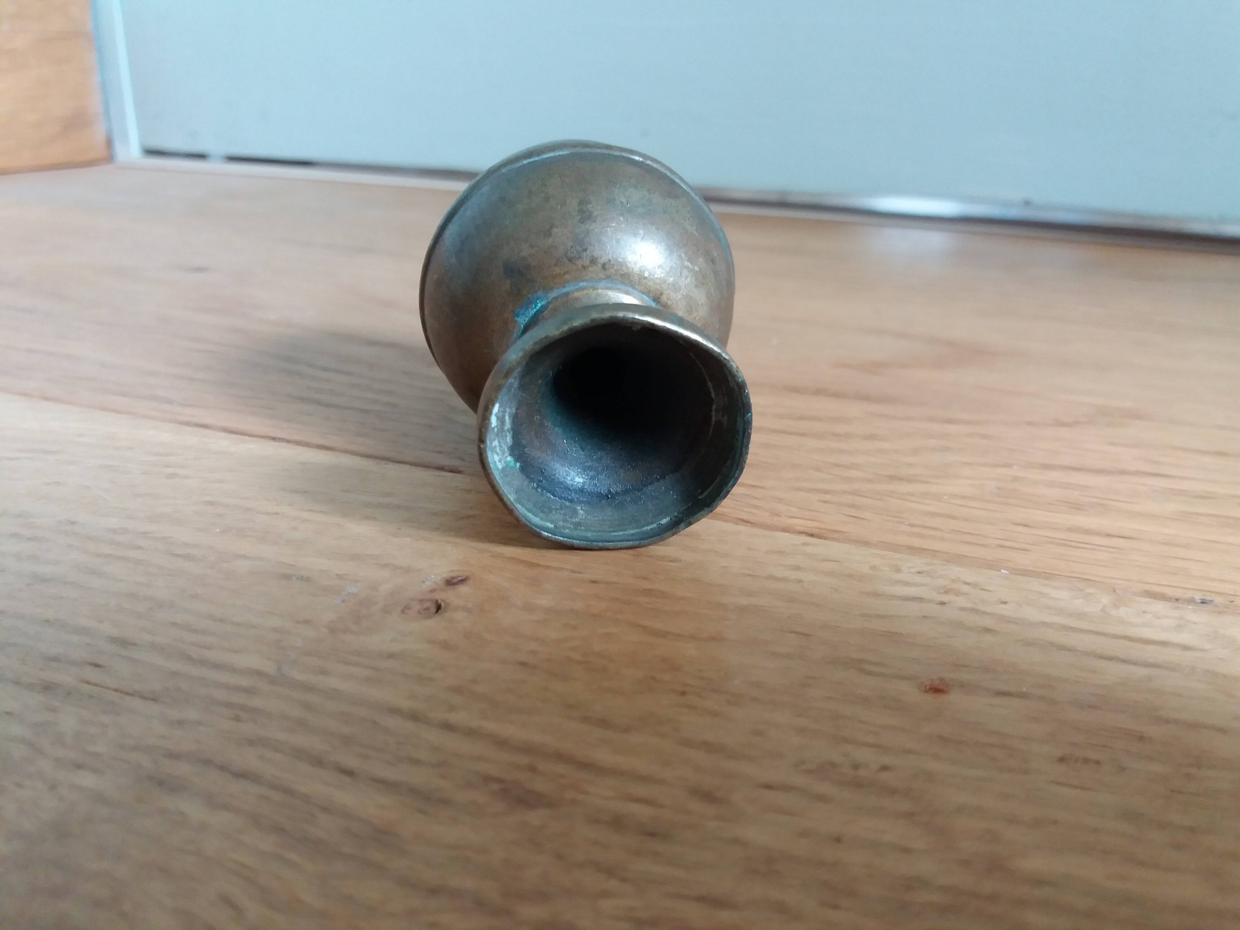 Stair or chenet ball shaped acorn