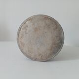 Vase ancien de cimetière en aluminium