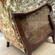 Fauteuil anglais cannage et velours , style Chippendale