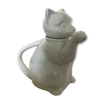 Cat teapot