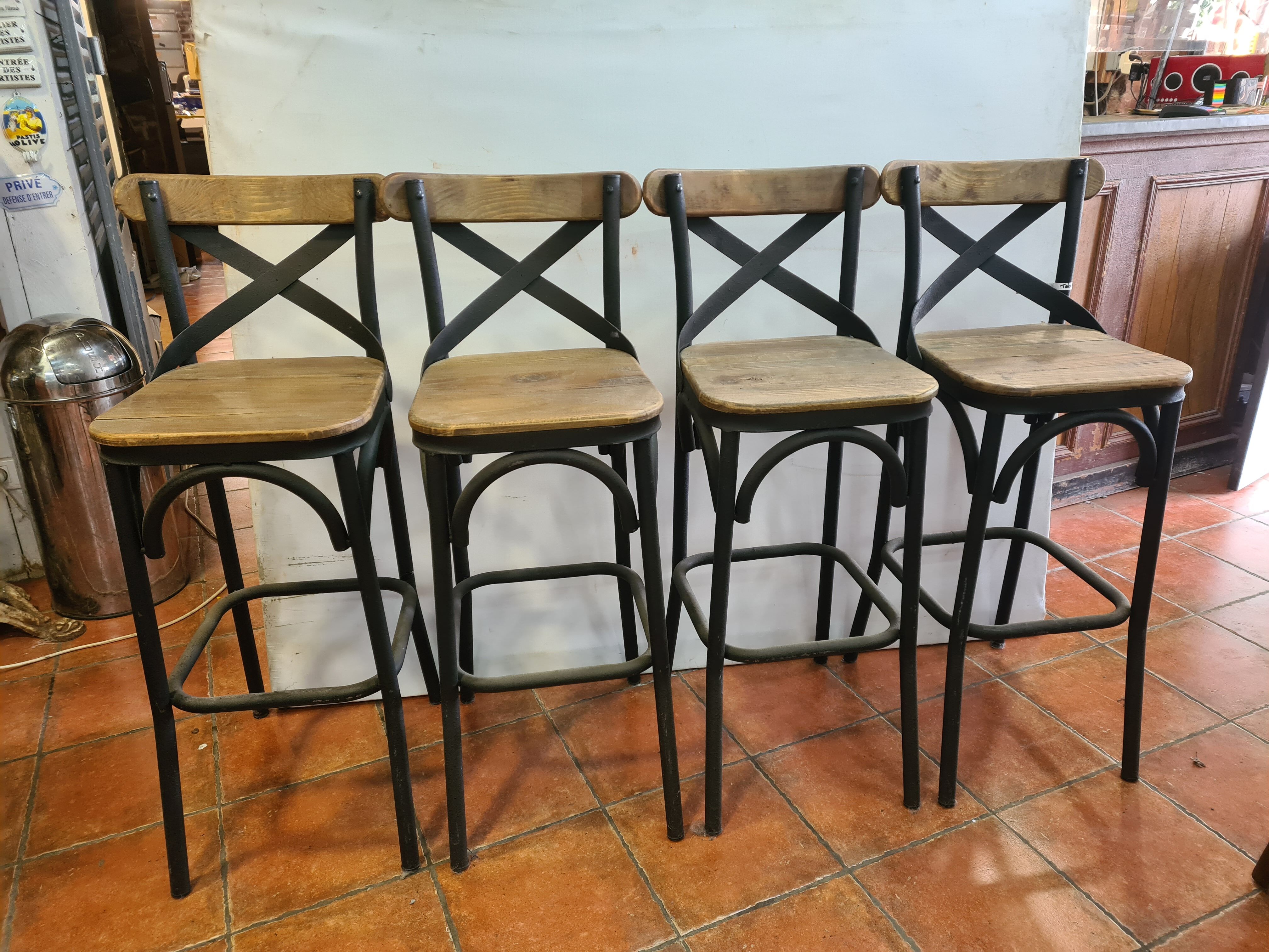 Set of 4 Industrial bar stool made of iron and wood