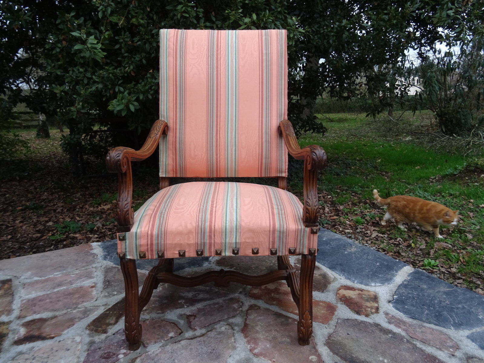 Louis XIII acanthe-leaf chair