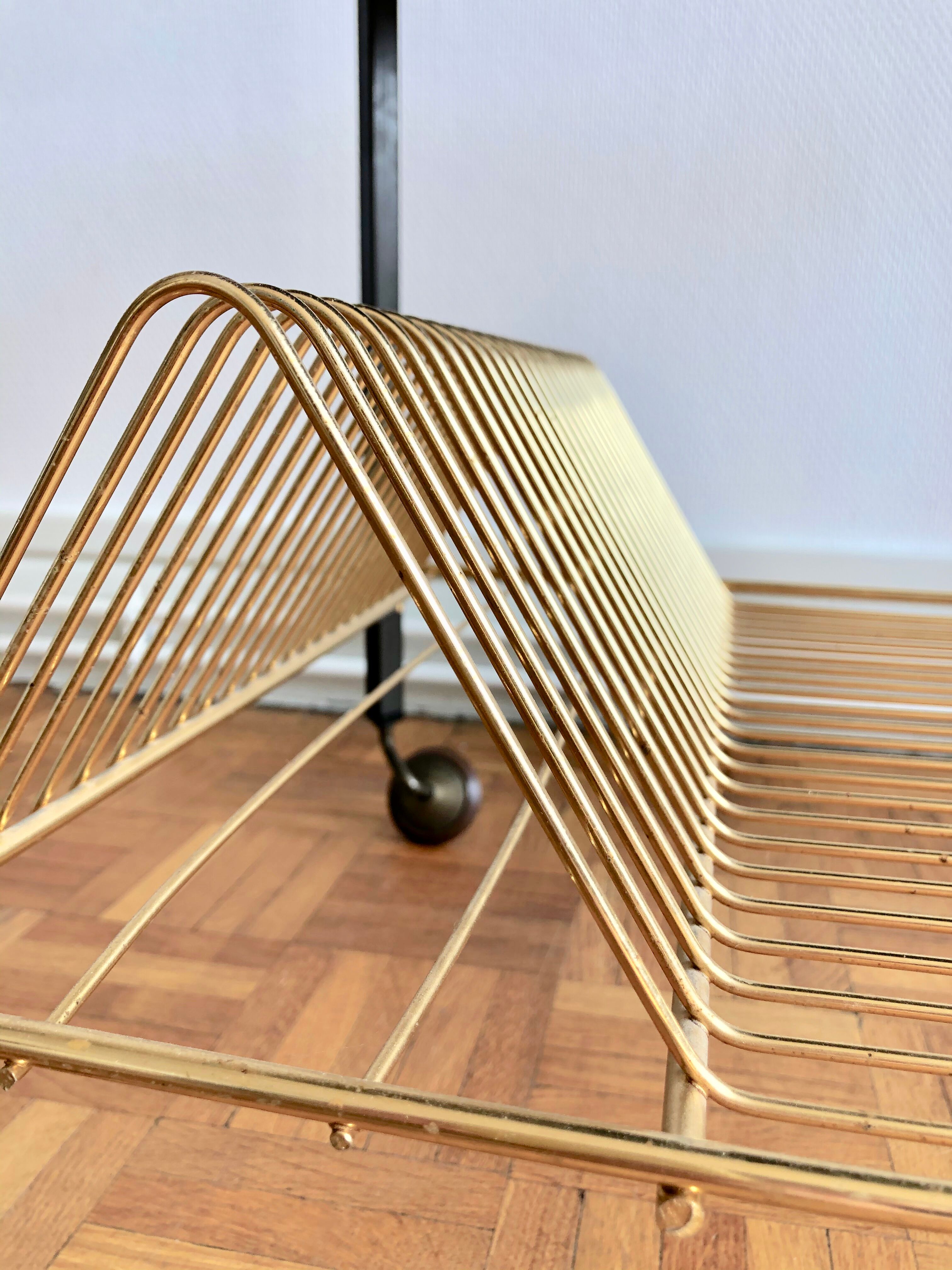 Desserte-vinyl holder