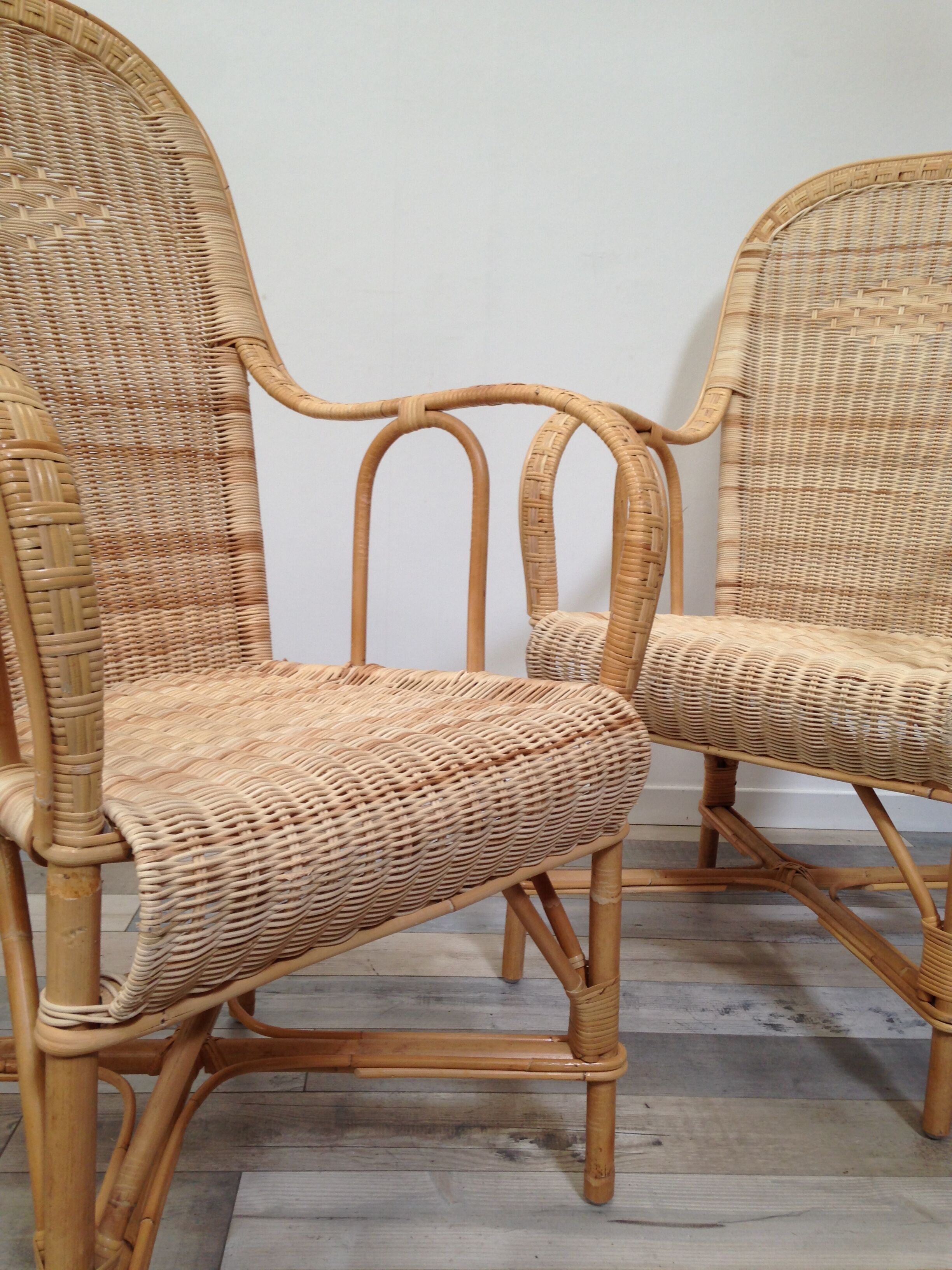 Paire de fauteuils en rotin